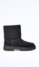Bota Chelsea Cano Curto em Camurça com Tricot Preto Upper