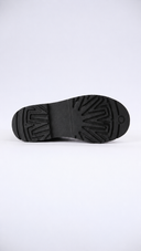 Bota Chelsea Cano Curto em Camurça com Tricot Preto Upper